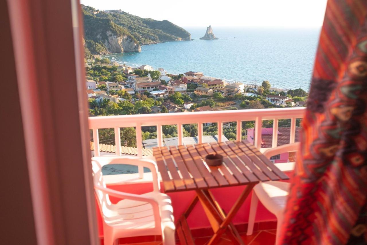 The Pink Palace Hostel อากิออส กอร์ดิออส ภายนอก รูปภาพ