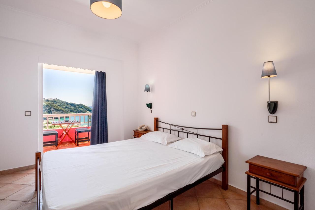 The Pink Palace Hostel อากิออส กอร์ดิออส ห้อง รูปภาพ